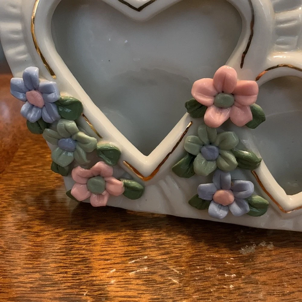 Photo Frame Dimensional Ceramic Heart shaped floral 2 Picture Flower Design